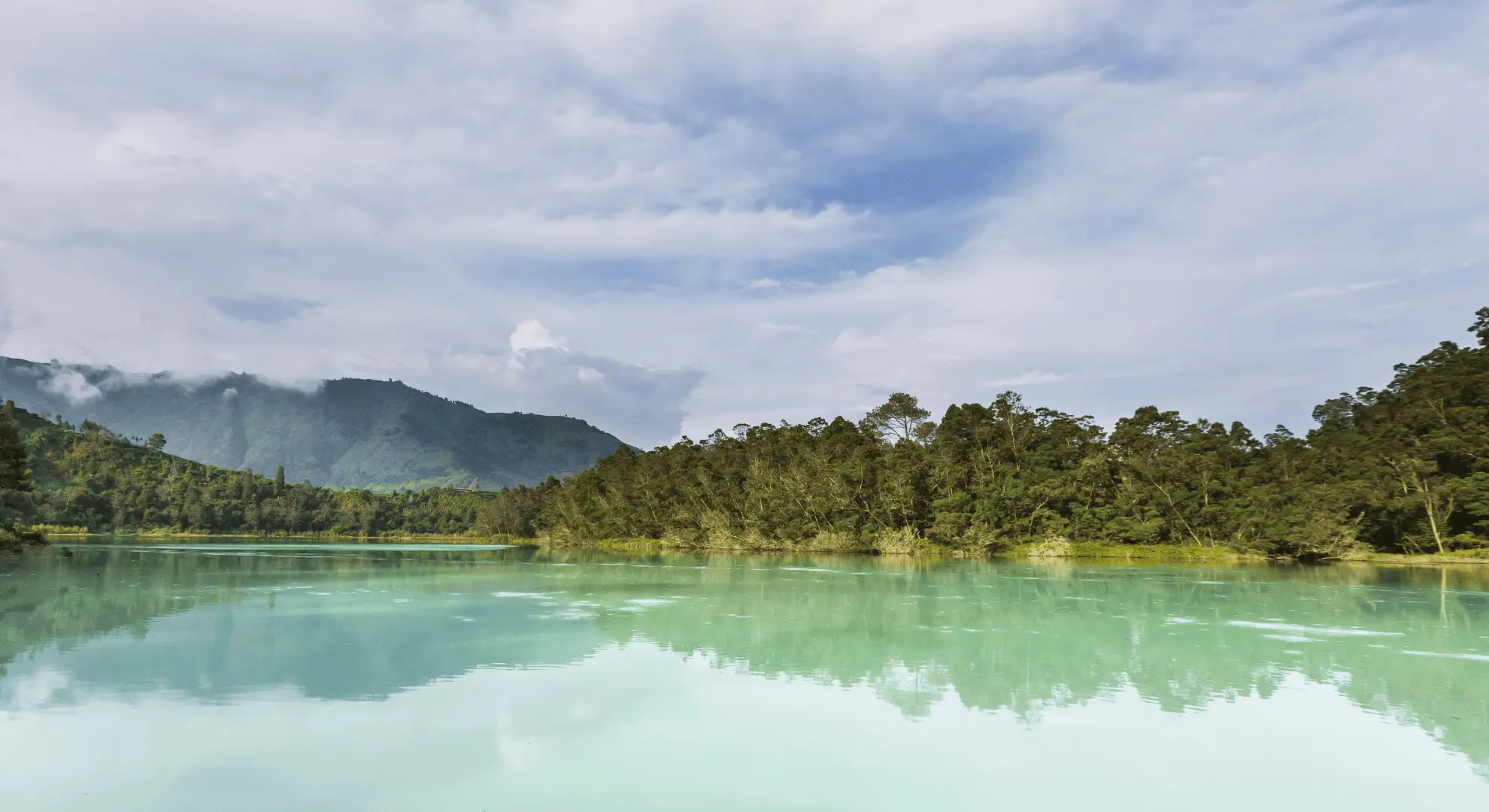 Yogyakarta: Dieng Plateau Highlights Tour